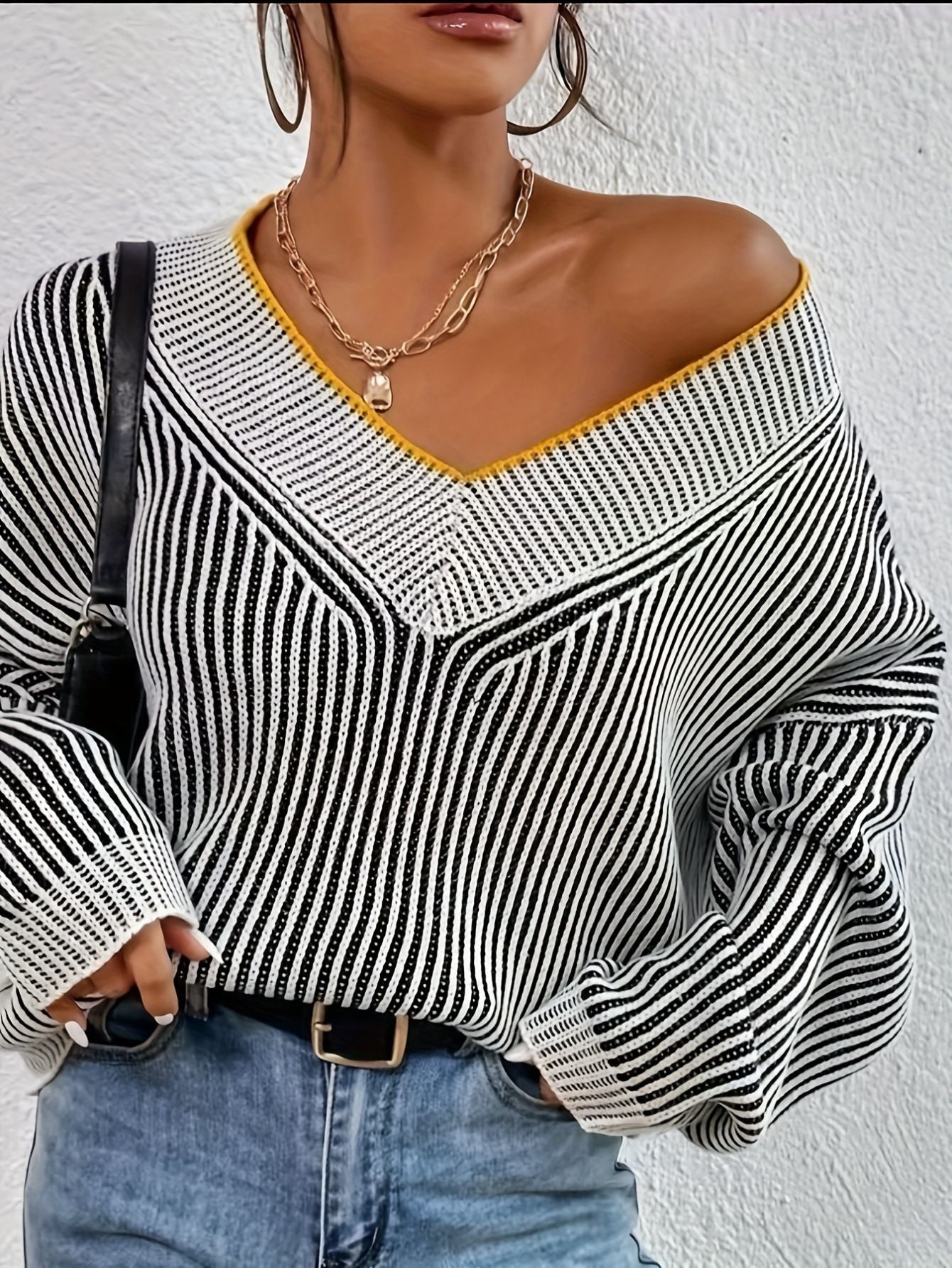 Striped V-Neck Sweater Drop Shoulder Bubiana